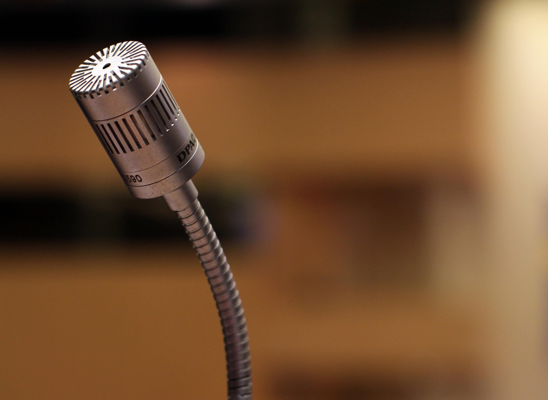 Top 5 Features to Look for in Speaker Bureau Programs in the USA